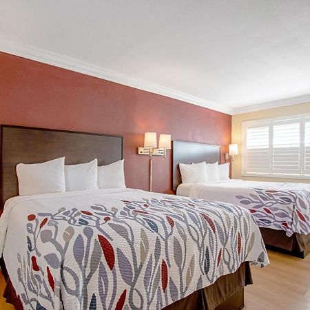 Red Roof Inn & Suites Monterey Extérieur photo