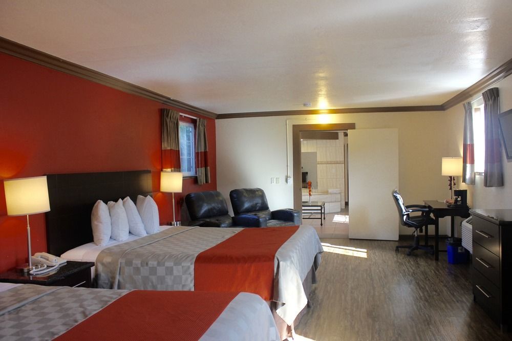 Red Roof Inn & Suites Monterey Extérieur photo